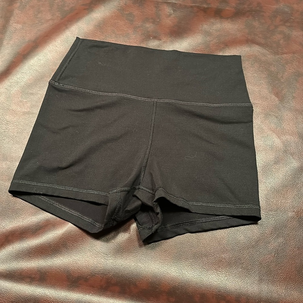EUC fleo true high original shorts. Black. Medium.